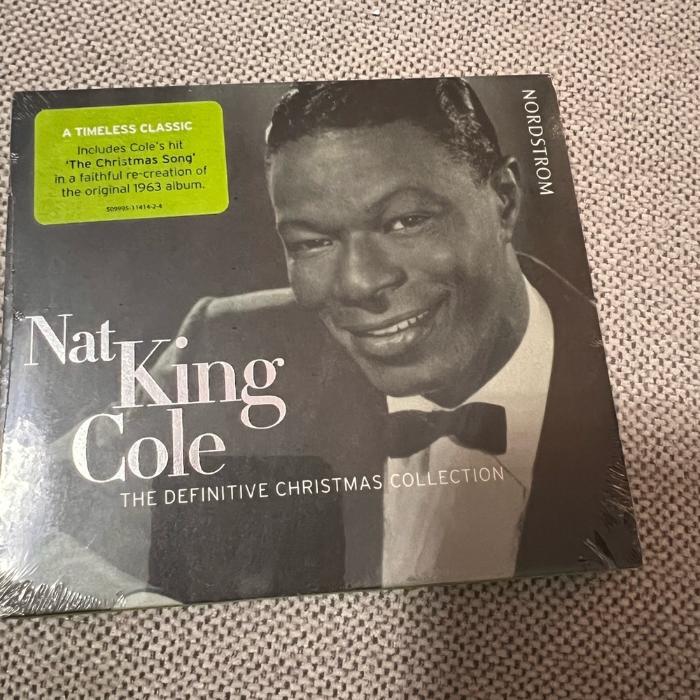 NAT KING COLE- THE DEFINITIVE CHRISTMAS COLLECTION CD- NWT